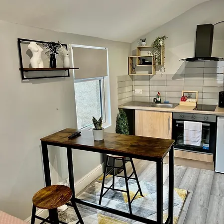 Dvm Escape Flat 2 Lägenhet *